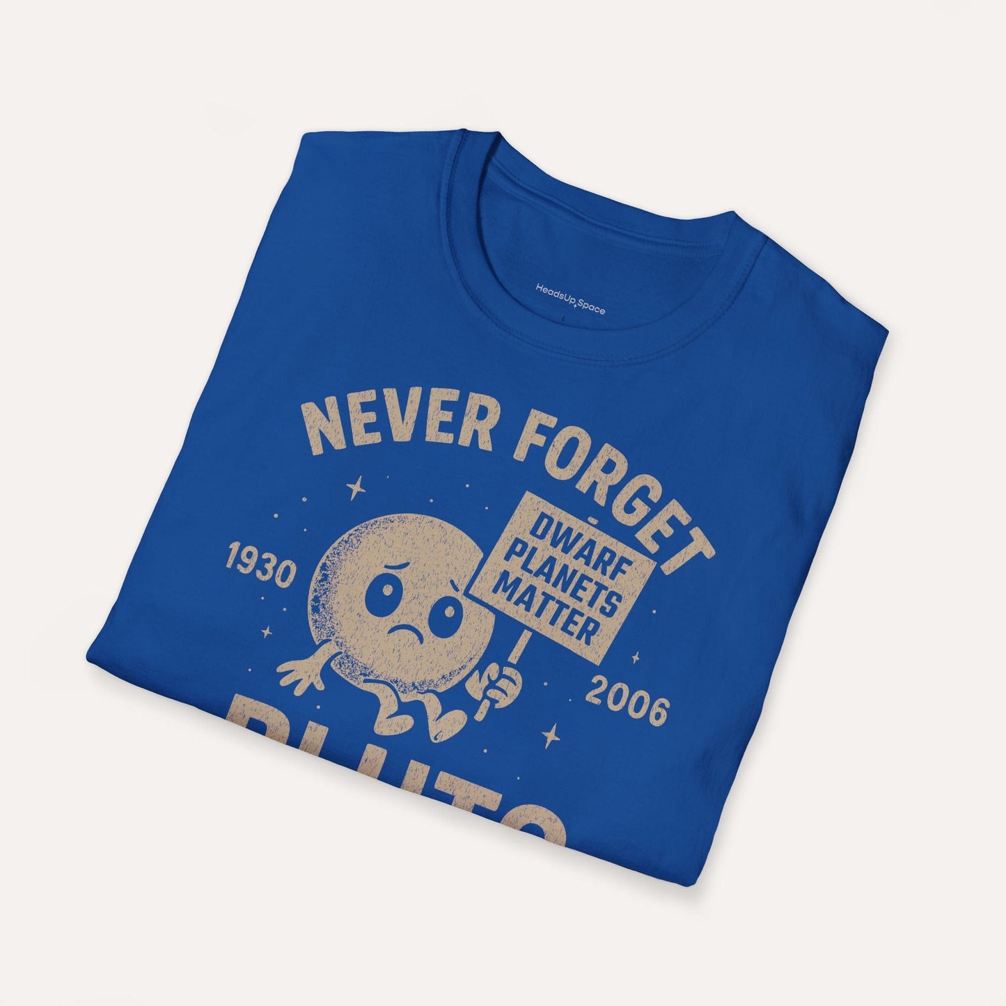Never Forget Pluto – Dwarf Planet Tribute Tee DE