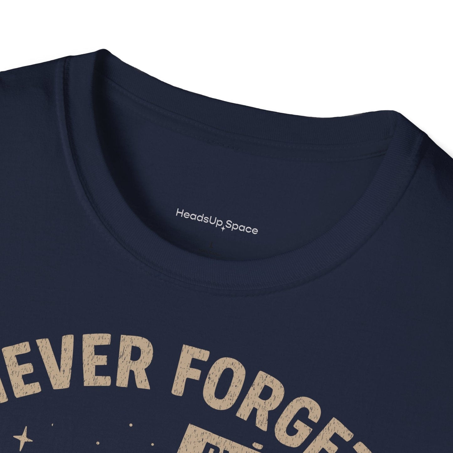 Never Forget Pluto – Dwarf Planet Tribute Tee DE