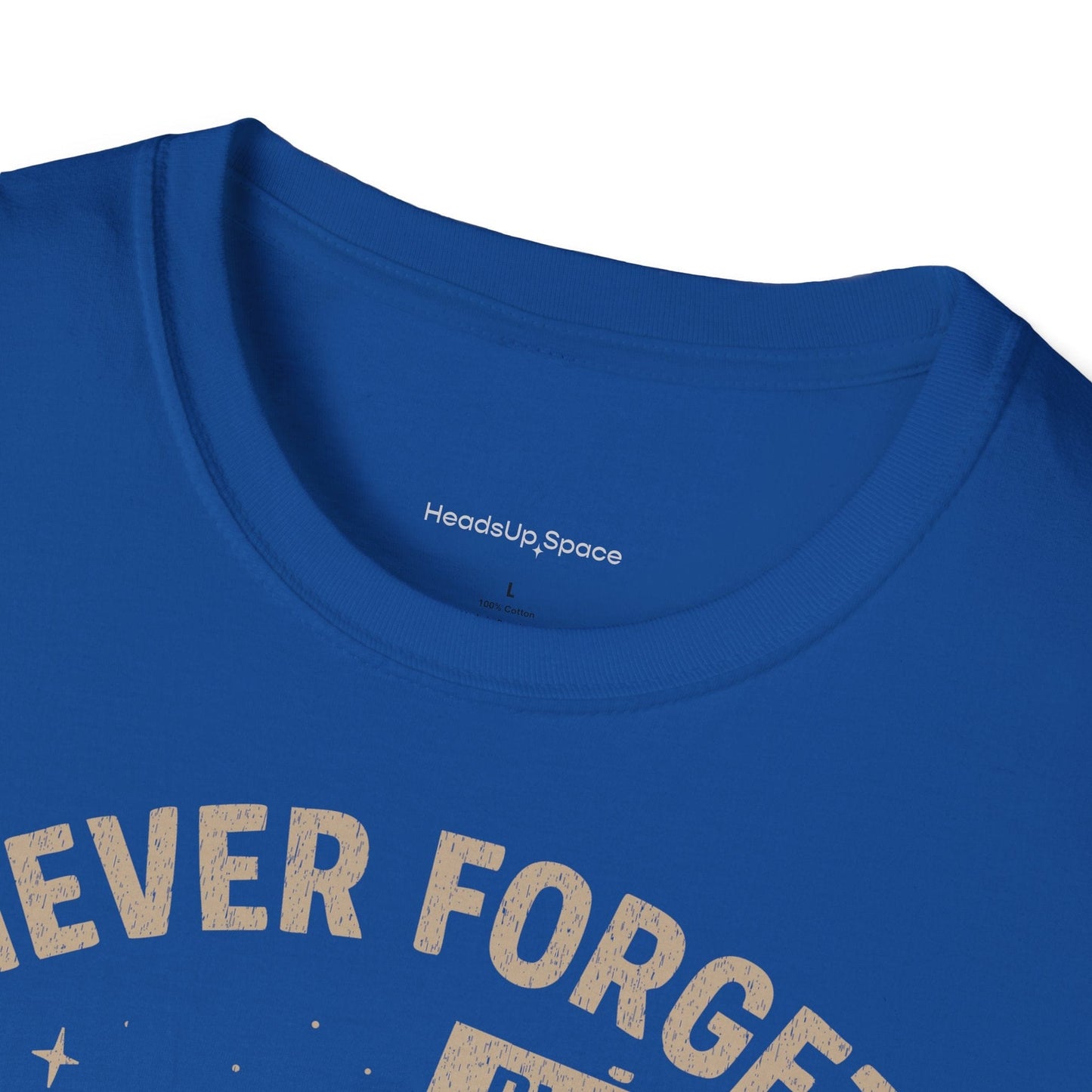 Never Forget Pluto – Dwarf Planet Tribute Tee DE