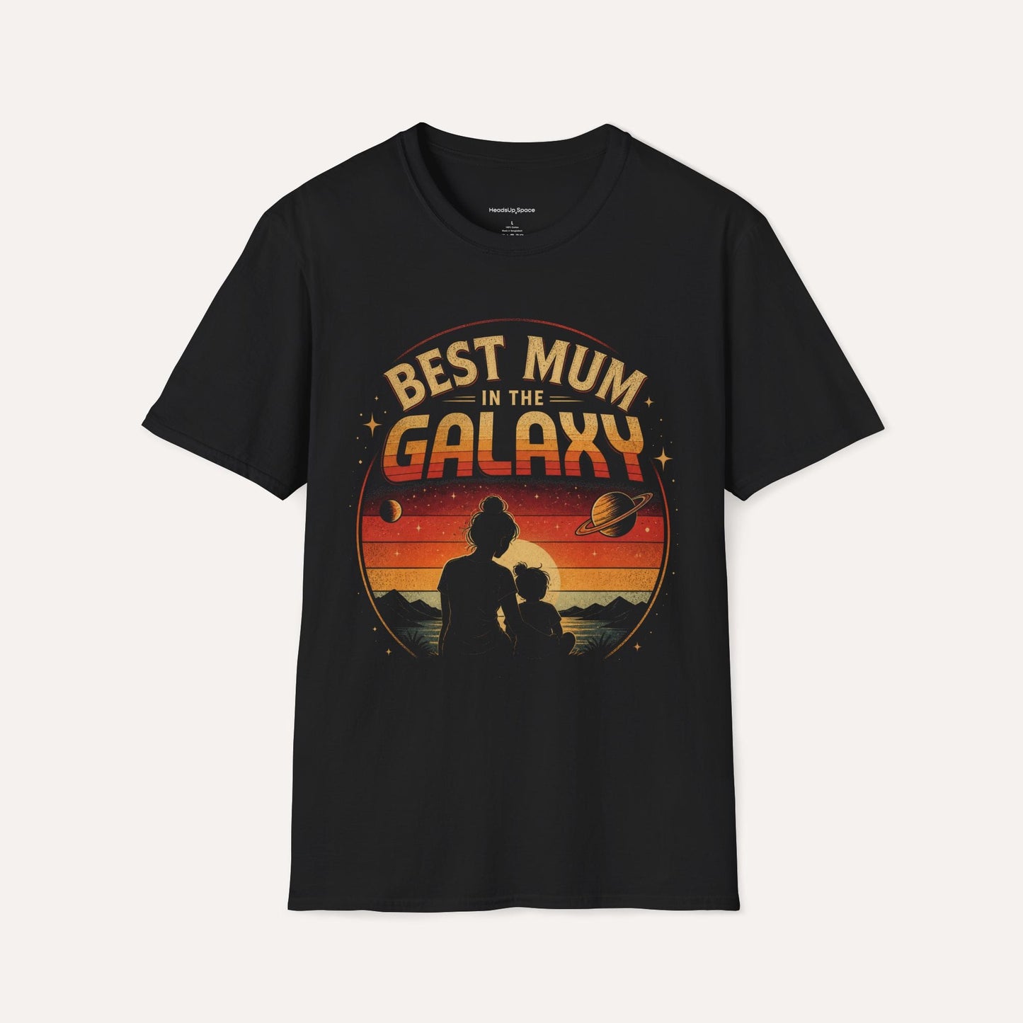 Best Mom in the Galaxy T-Shirt – Retro Sunset Space Design, Mother’s Day Gift