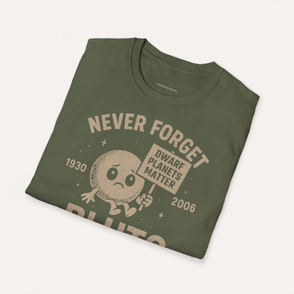 Never Forget Pluto – Dwarf Planet Tribute Tee DE